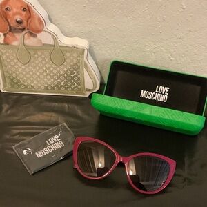Love Moschino Fuchsia Sunglasses